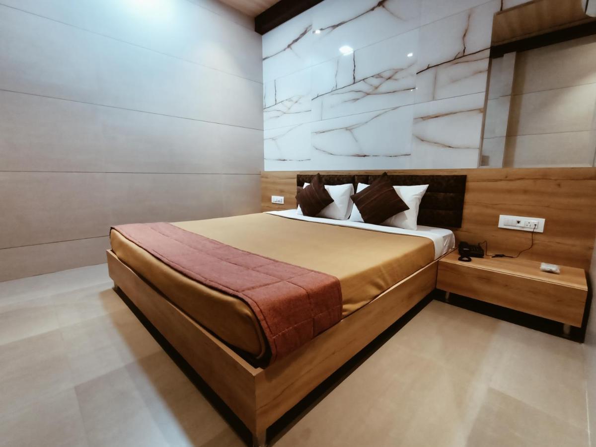 Hotel Prasad NX Bombay Eksteriør billede