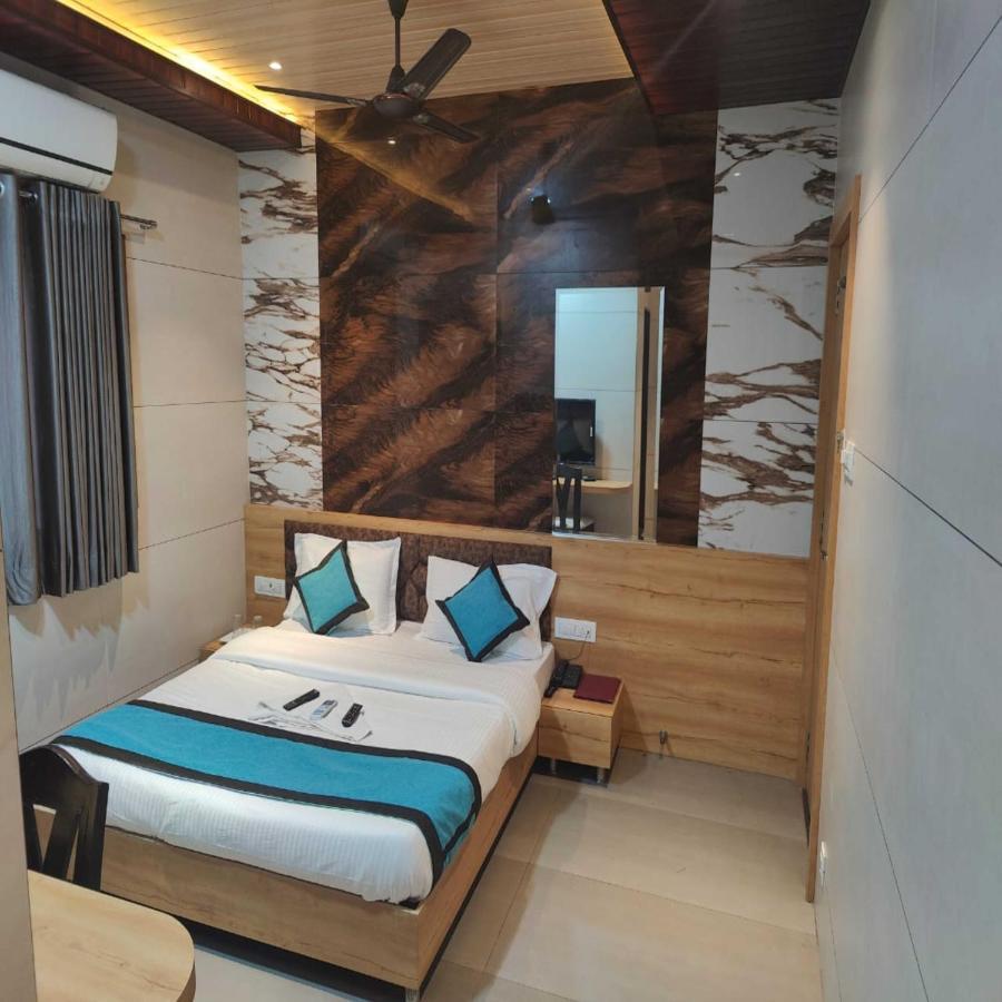 Hotel Prasad NX Bombay Eksteriør billede